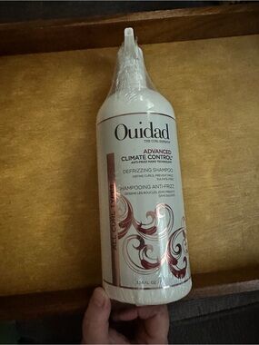 Ouidad Advanced Climate Control Defrizzing Shampoo — 33.8oz